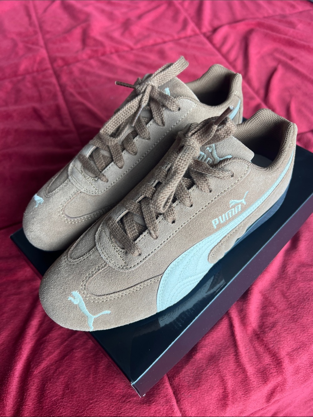 Puma Men/Women Suede Sneaker in Brown with Creme Accent. 6.5 men 8 women